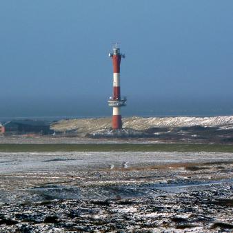 Vom Alten zum Neuen Leuchtturm geblickt. Foto © Ute Wilkening (2010) Vom Alten zum Neuen Leuchtturm geblickt. Foto © Ute Wilkening 2010