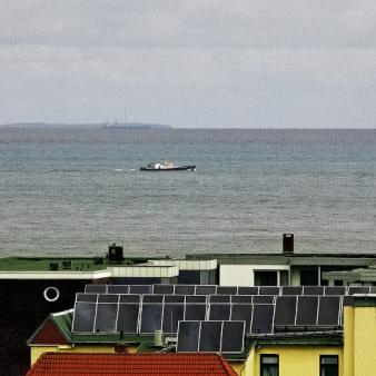 Helgoland vom Leuchtturm aus gesehen. Foto &copy; Manfred Engelken 2006