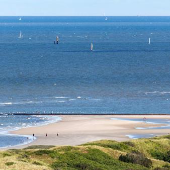 Blick vom Neuen Leuchtturm zum Pegel. Foto &copy; Jennifer Beckmann 2016