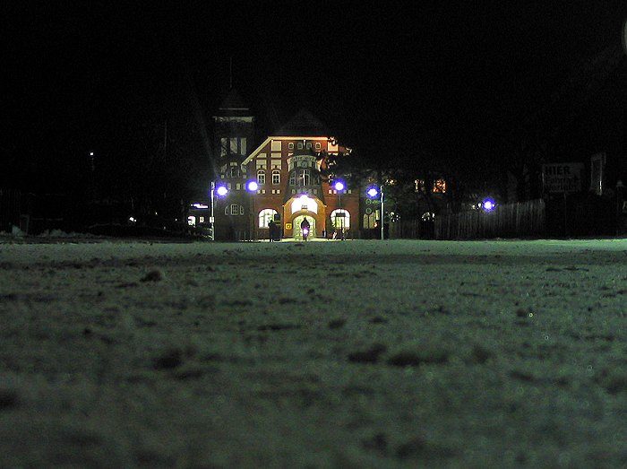 Bahnhofsgeb&auml;ude bei Nacht