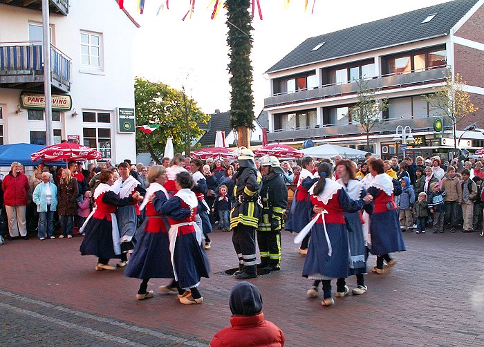 Maibaumaufstellung 2007