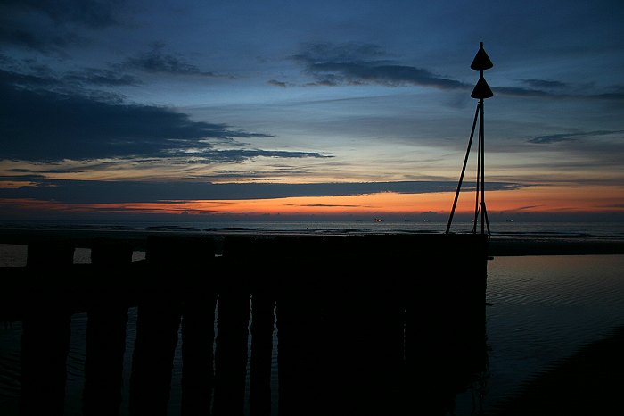 Pfahlbuhne in der Abendd&auml;mmerung