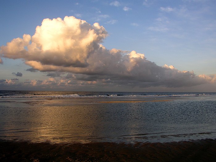Wolkent&uuml;rme &uuml;ber der Nordsee