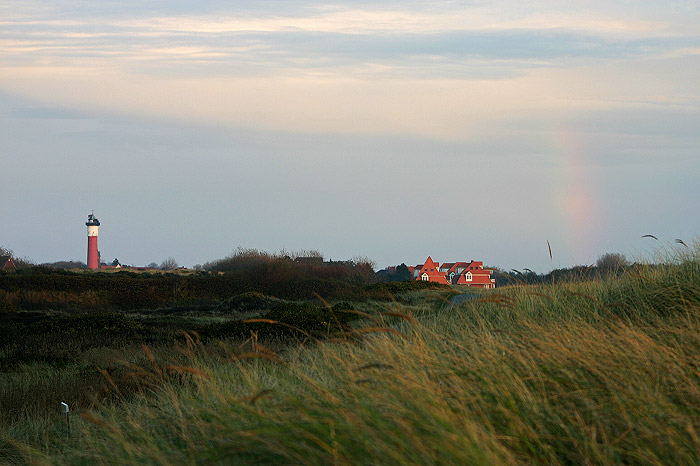 Regenbogen über dem Deich