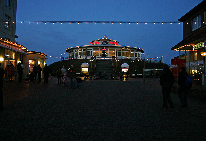 Zedeliusstra&szlig;e in der Abendd&auml;mmerung