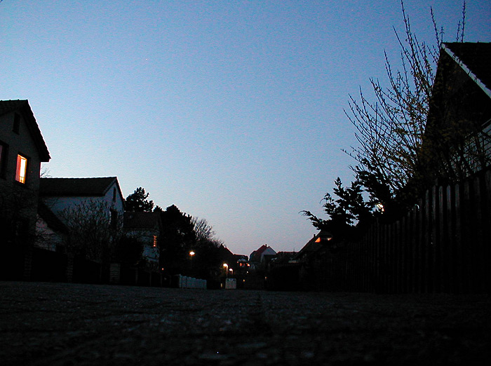 Damenpfad in der Abendd&auml;mmerung