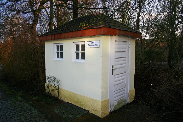 Altes Wiegeh&auml;uschen