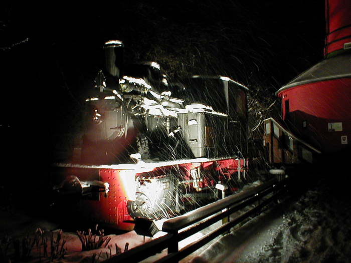 Dampflok vor dem Alten Leuchtturm