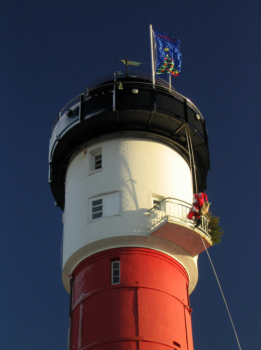 Weihnachtsmann am Alten Leuchtturm