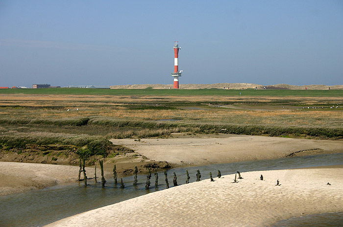 Blick über die Lagune zum Neuen Leuchtturm