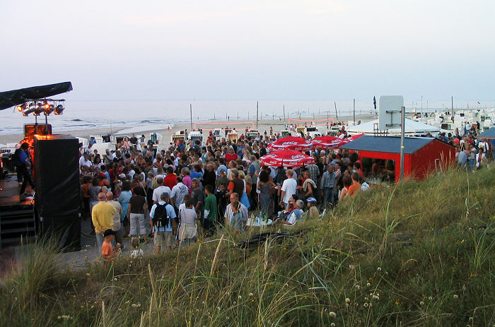 &raquo;Tip Top&laquo; auf einer Strandparty