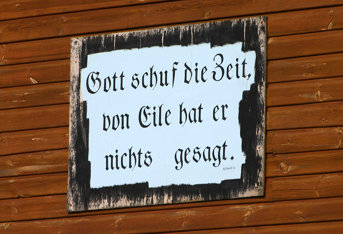 &raquo;Gott schuf die Zeit&laquo;-Tafel