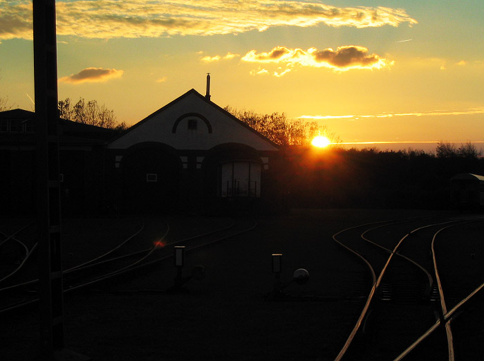Blick aufs Bahngel&auml;nde am Abend