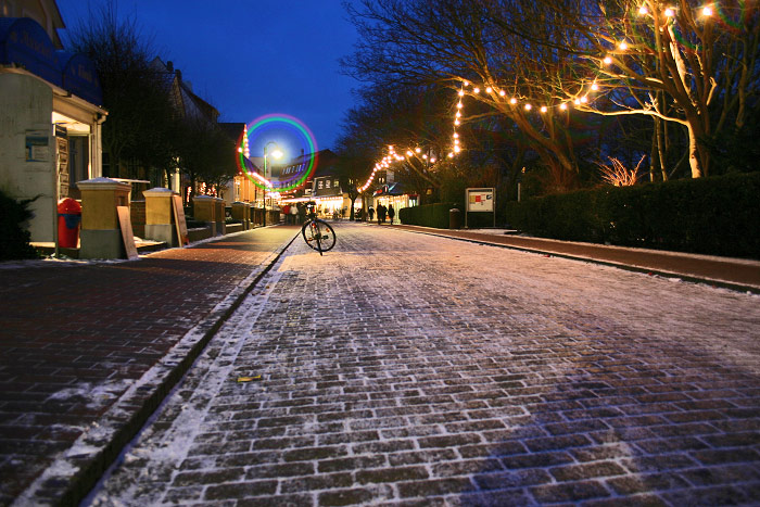 Festlich beleuchtete Zedeliusstra&szlig;e