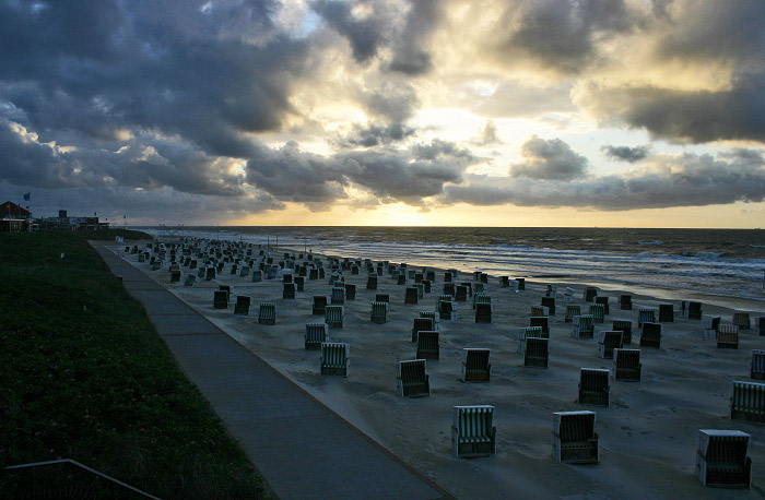 Hauptstrand am Abend