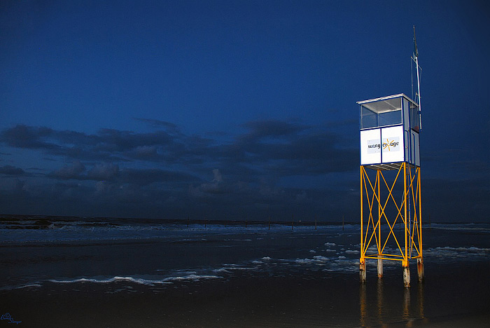 Badeturm bei Nacht
