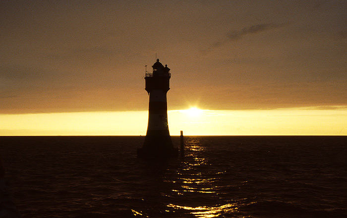 Leuchtturm Roter Sand im Gegenlicht