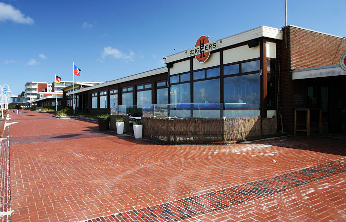 Strandpromenade mit Digger's