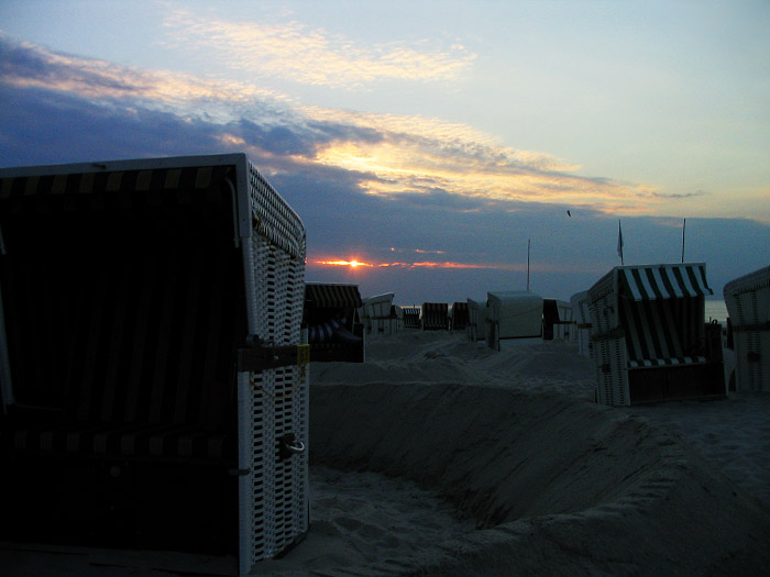 Sonnenuntergang zwischen den Wolken