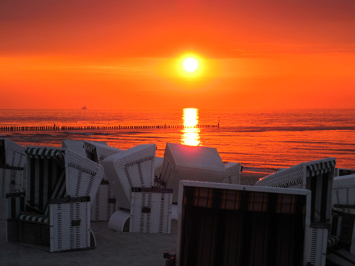 Sonnenuntergang am Hauptstrand