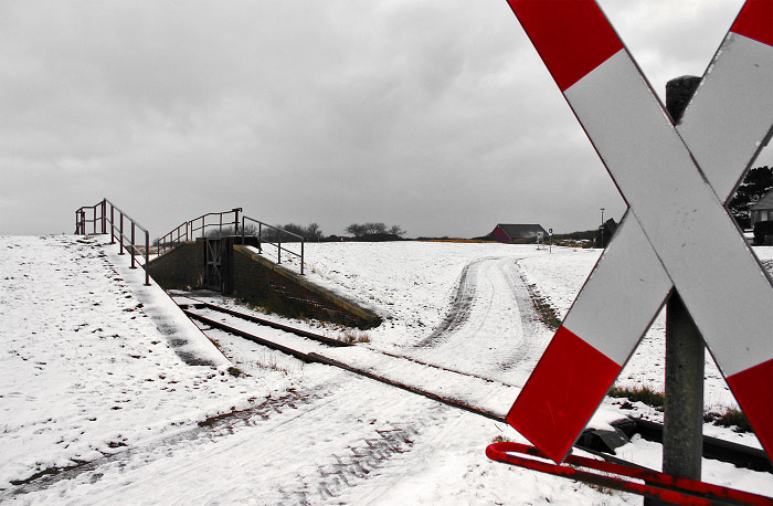 Andreaskreuz am Deichschart