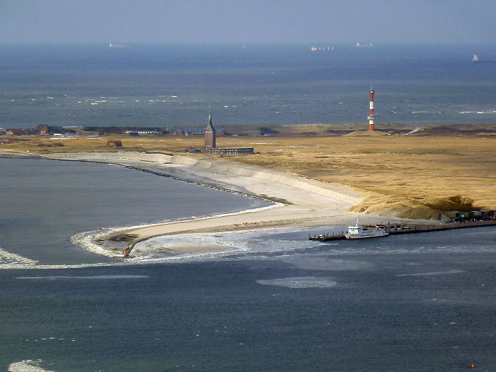 Westende mit Anleger aus der Luft betrachtet