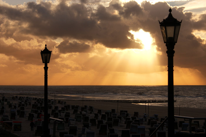 Strahlenb&uuml;schel &uuml;ber der Nordsee