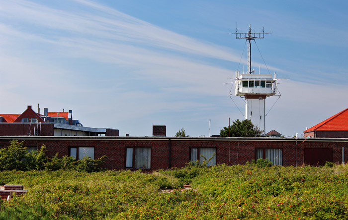 Gemeinde- und Kurverwaltung von Osten aus gesehen