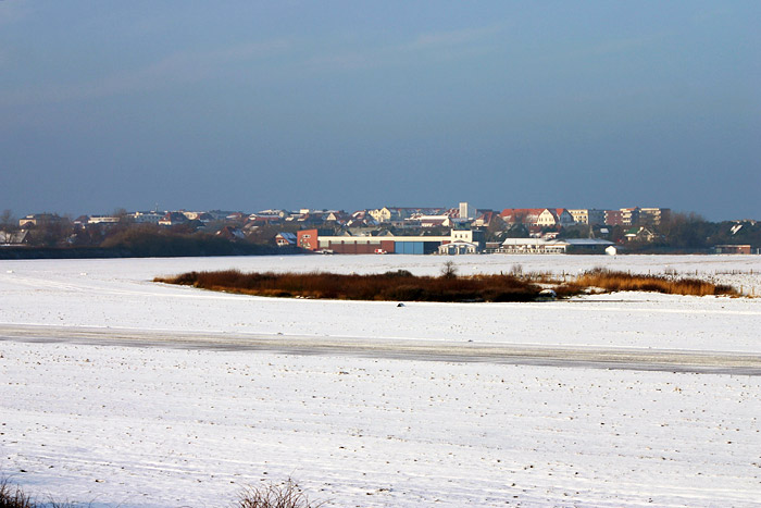 Flugplatz mit Start- und Landebahn