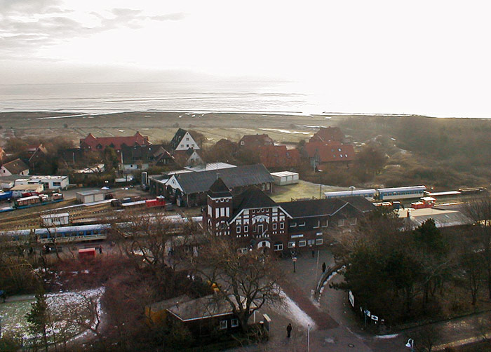 Bahnhof und Bahnhofsvorplatz