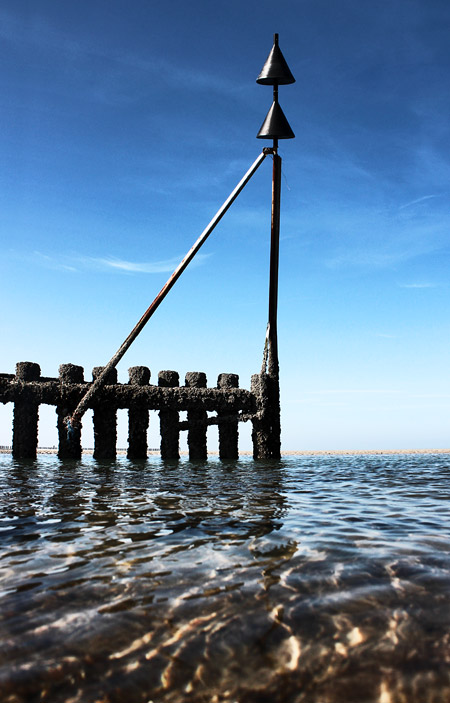 Kardinalzeichen am Ende der Buhne M