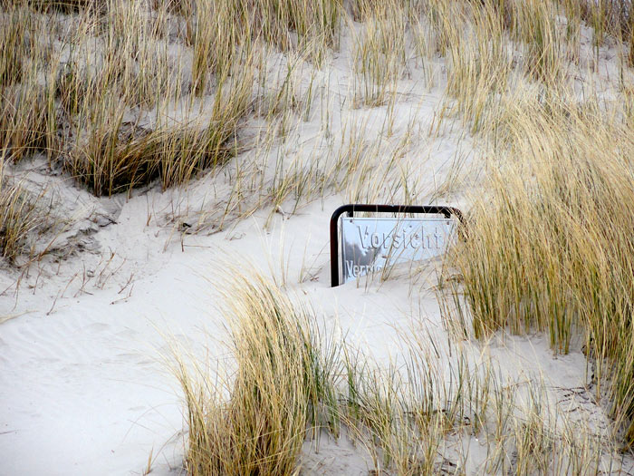 Schild in den D&uuml;nen