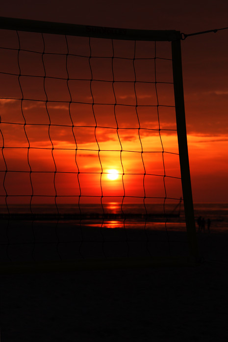 Abends am Volleyballnetz