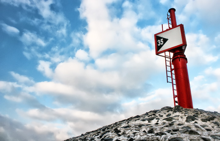 Seezeichen am Ende der Buhne &raquo;W&laquo;