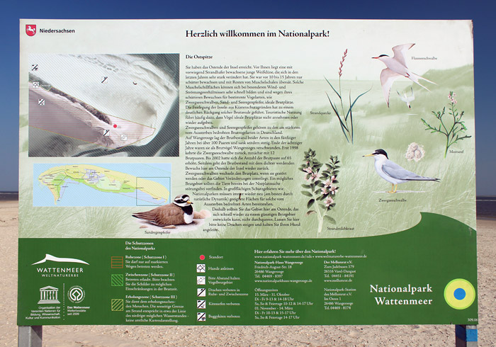 Nationalpark-Schautafel am Ostende