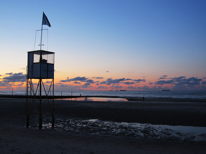 Badeturm in der Abendd&auml;mmerung