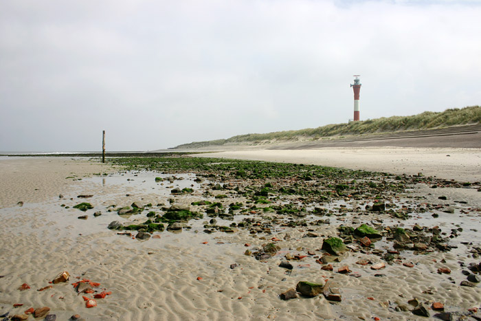 Steintr&uuml;mmer am Weststrand