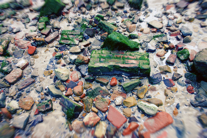 Steintr&uuml;mmer am Weststrand