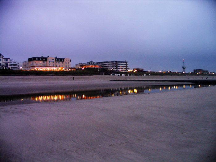 Abendd&auml;mmerung am Strand