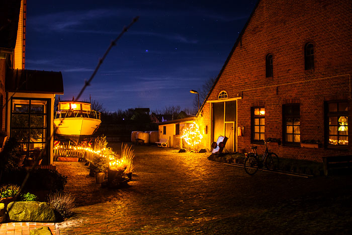 Ponyhof bei Nacht