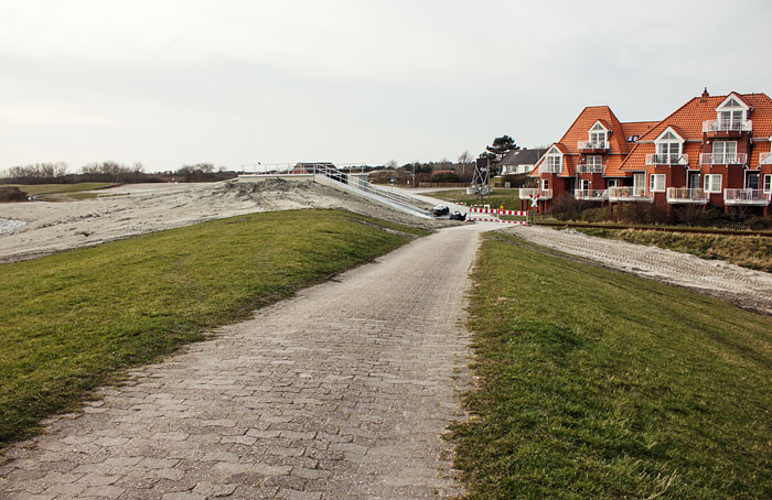 Dorfgrodendeich mit Deichschart