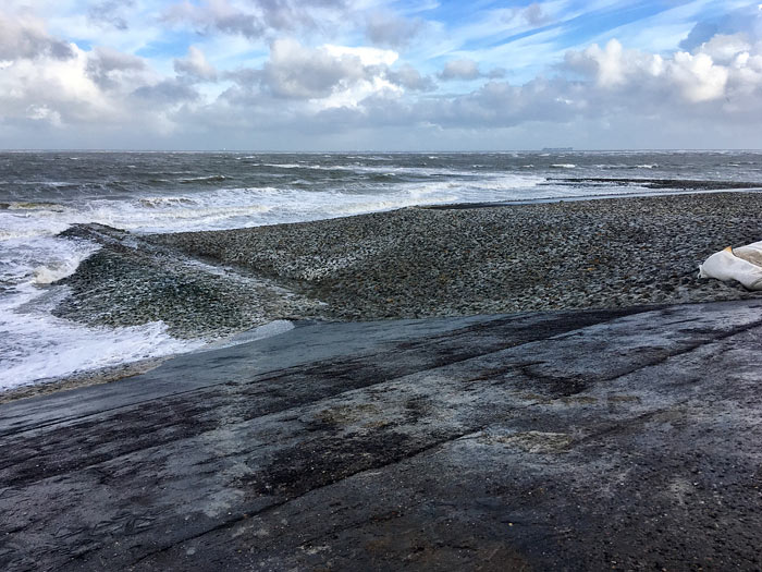 Westdeckwerk bei Buhne F