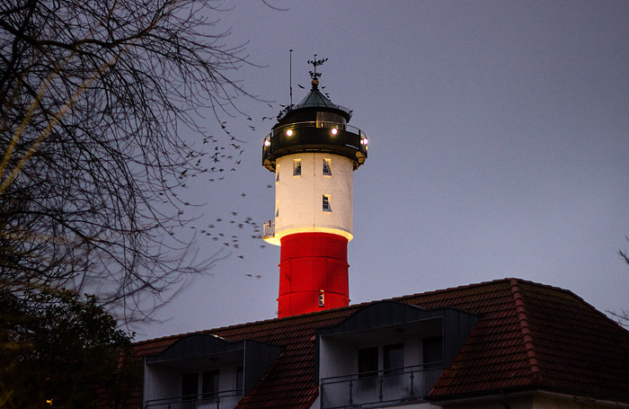 Alter Leuchtturm in der D&auml;mmerung
