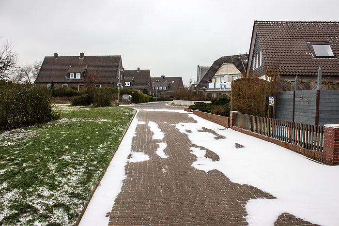 Halb verschneite Richthofenstra&szlig;e