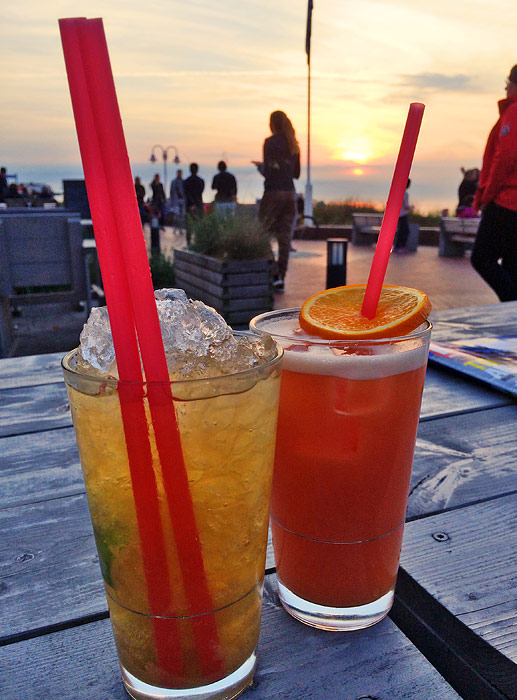 Cocktails an der Strandpromenade