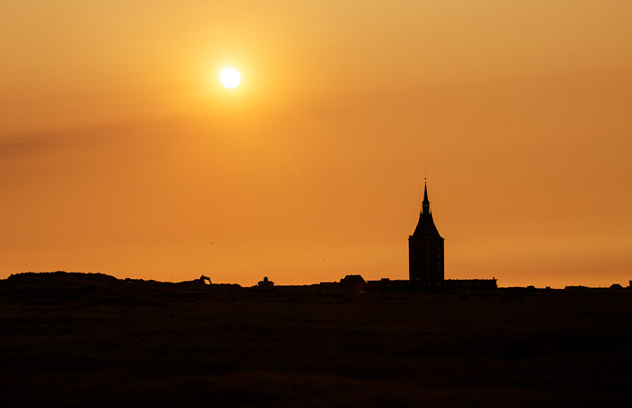 Westturm-Silhouette am Abend