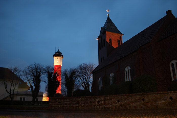 Nikolaikirche und Alter Leuchtturm