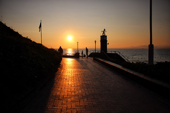 Sonnenuntergang an der Promenade