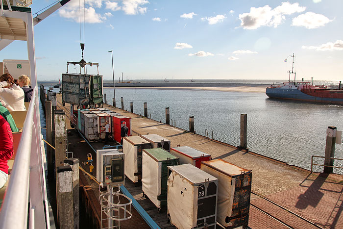 Gep&auml;ckverladung am Anleger