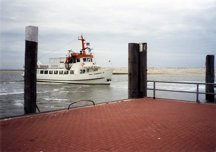 MS Jens Albrecht III am Westanleger